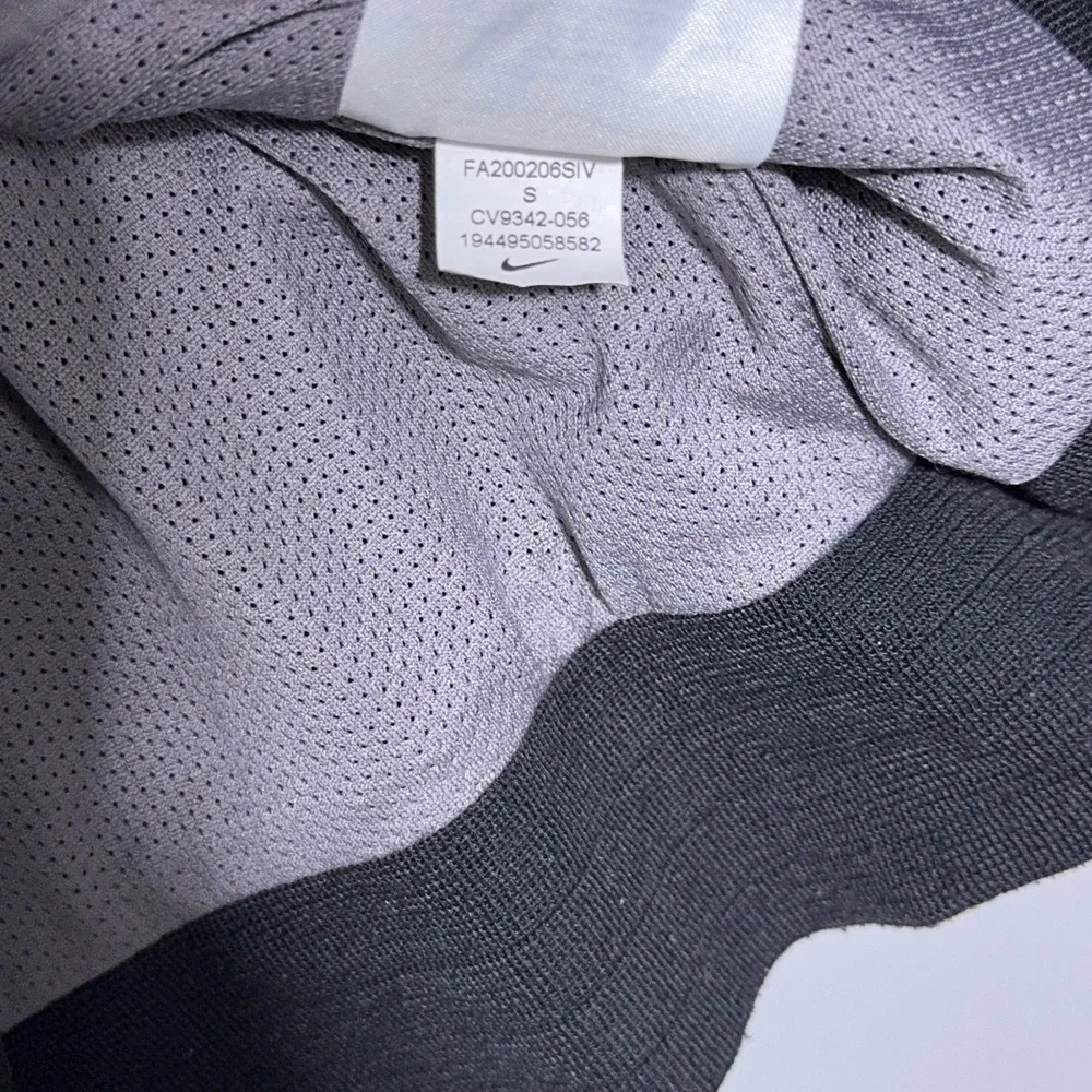 Nike Windrunner Jacket Kids Size Small Polyester Grey White‎ Black Sportswear